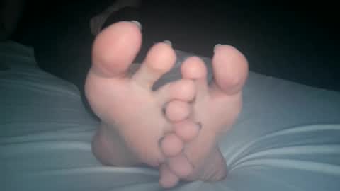 Snapshot of telegram1030 chatting on 11-06-25, 04:24 Viv West online show from 11-06-25, 04:24