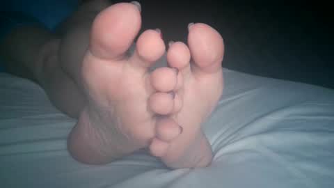 Snapshot of telegram1030 chatting on 11-18-25, 03:01 Viv West online show from 11-18-25, 03:01