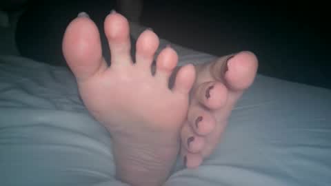 Snapshot of telegram1030 chatting on 11-20-25, 05:07 Viv West online show from 11-20-25, 05:07