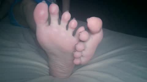 Snapshot of telegram1030 chatting on 11-25-25, 04:56 Viv West online show from 11-25-25, 04:56