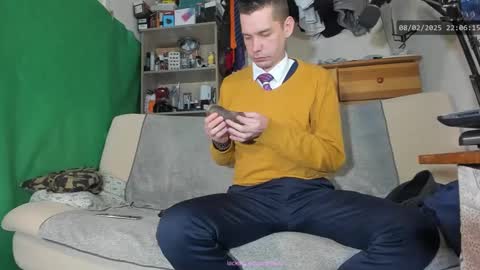 Snapshot of telepaticman chatting on 02-08-25, 09:04 Virg Lszl online show from 02-08-25, 09:04