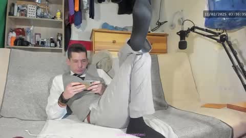 Snapshot of telepaticman chatting on 02-11-25, 02:35 Virg Lszl online show from 02-11-25, 02:35