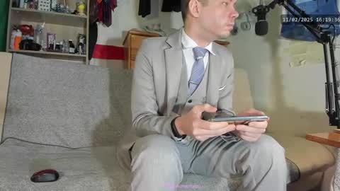 Snapshot of telepaticman chatting on 02-11-25, 03:18 Virg Lszl online show from 02-11-25, 03:18