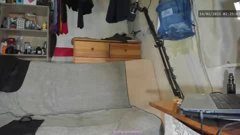 Snapshot of telepaticman chatting on 02-14-25, 01:23 Virg Lszl online show from 02-14-25, 01:23