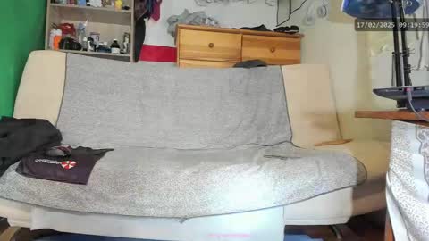 Snapshot of telepaticman chatting on 02-17-25, 08:19 Virg Lszl online show from 02-17-25, 08:19