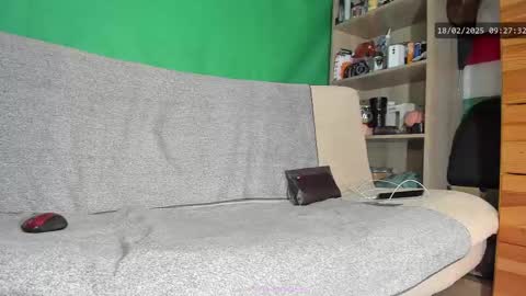 Snapshot of telepaticman chatting on 02-18-25, 08:27 Virg Lszl online show from 02-18-25, 08:27