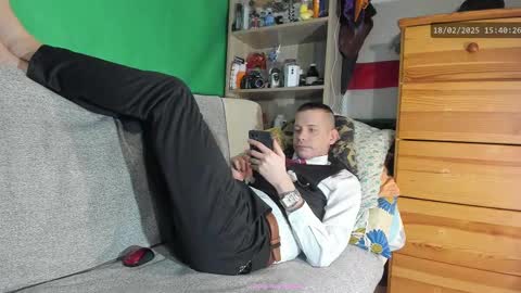 Snapshot of telepaticman chatting on 02-18-25, 02:38 Virg Lszl online show from 02-18-25, 02:38