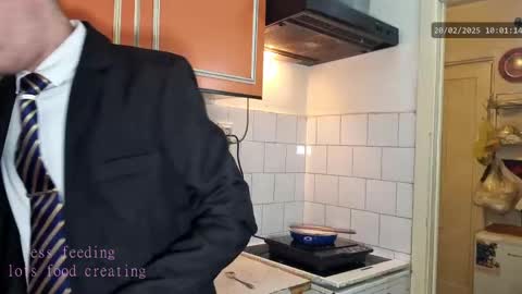 Snapshot of telepaticman chatting on 02-20-25, 09:00 Virg Lszl online show from 02-20-25, 09:00