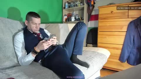 Snapshot of telepaticman chatting on 02-25-25, 03:16 Virg Lszl online show from 02-25-25, 03:16