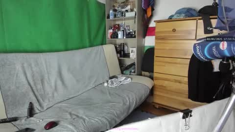 Snapshot of telepaticman chatting on 03-02-25, 04:53 Virg Lszl online show from 03-02-25, 04:53