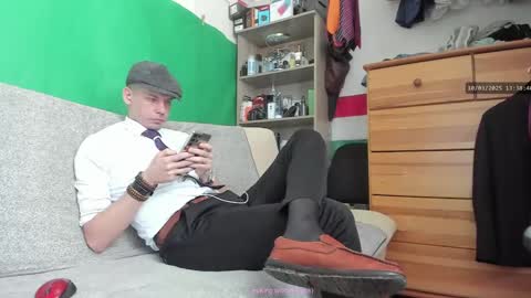 Snapshot of telepaticman chatting on 03-10-25, 12:37 Virg Lszl online show from 03-10-25, 12:37