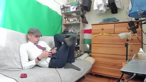 Snapshot of telepaticman chatting on 10-12-25, 01:21 Virg Lszl online show from 10-12-25, 01:21