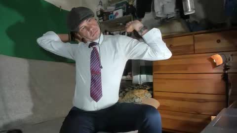 Snapshot of telepaticman chatting on 10-20-25, 04:29 Virg Lszl online show from 10-20-25, 04:29