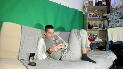 Snapshot of telepaticman chatting on 12-04-25, 06:38 Virg Lszl online show from 12-04-25, 06:38