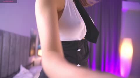 Snapshot of telladreamer_ chatting on 09-29-25, 09:14 Tella online show from 09-29-25, 09:14