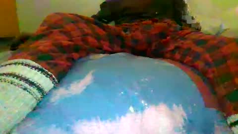 Snapshot of tellias1 chatting on 12-15-24, 08:58 tellias online show from 12-15-24, 08:58