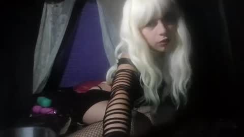 Snapshot of temptedbrat chatting on 05-16-26, 06:21 temptedbrat online show from 05-16-26, 06:21