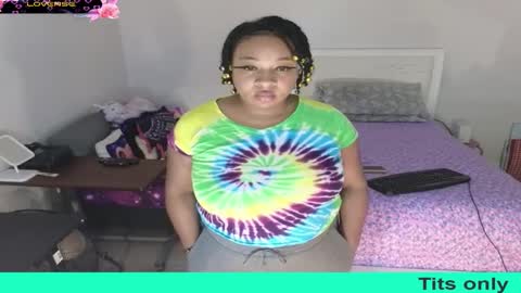 Snapshot of temptressbeauty24 chatting on 12-22-24, 06:15 Gaia online show from 12-22-24, 06:15