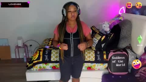 Snapshot of temptressbeauty24 chatting on 02-22-25, 08:42 Gaia online show from 02-22-25, 08:42