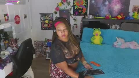 Snapshot of temptressbeauty24 chatting on 09-29-25, 06:24 Gaia online show from 09-29-25, 06:24