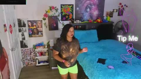 Snapshot of temptressbeauty24 chatting on 10-22-25, 03:07 Gaia online show from 10-22-25, 03:07