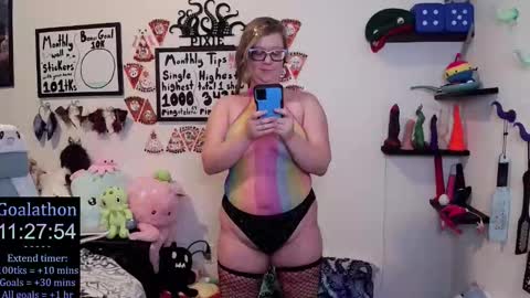 Pixie and Tentacle Overlord online show from 11-24-25, 11:15