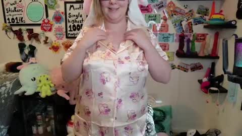 Pixie and Tentacle Overlord online show from 02-16-26, 11:12