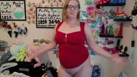 Pixie and Tentacle Overlord online show from 05-11-26, 10:18