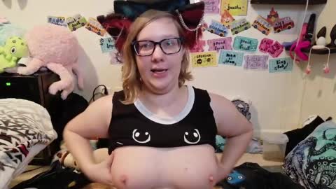 Pixie and Tentacle Overlord online show from 05-19-26, 01:56