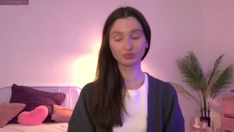 Snapshot of tender_babyy chatting on 09-13-25, 12:16 Sexy girl Li online show from 09-13-25, 12:16