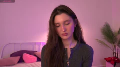 Snapshot of tender_babyy chatting on 10-12-25, 12:26 Sexy girl Li online show from 10-12-25, 12:26