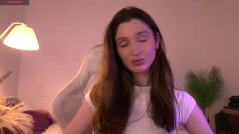 Snapshot of tenderbabyy chatting on 11-27-25, 10:06 Amina online show from 11-27-25, 10:06