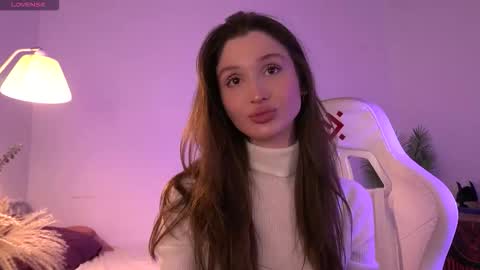 Snapshot of tenderbabyy chatting on 11-28-25, 10:07 Amina online show from 11-28-25, 10:07