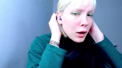 Kira online show from 11-14-25, 10:18