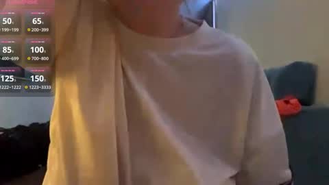 Hello My name is Ida I will be very glad to see you 3 online show from 04-10-26, 08:46