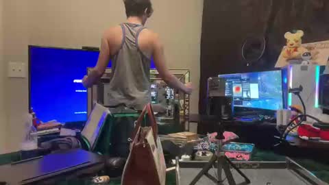 Snapshot of tenger89 chatting on 01-29-25, 09:23 CTimoPa online show from 01-29-25, 09:23