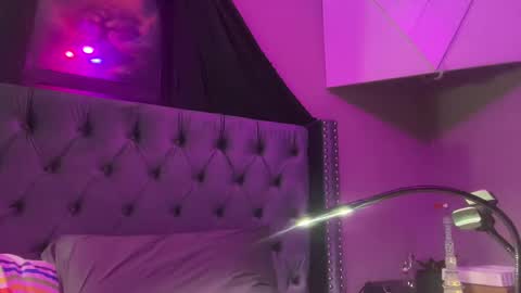 Snapshot of tenger89 chatting on 02-28-25, 09:01 CTimoPa online show from 02-28-25, 09:01