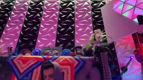 Snapshot of tenger89 chatting on 01-12-26, 08:19 CTimoPa online show from 01-12-26, 08:19