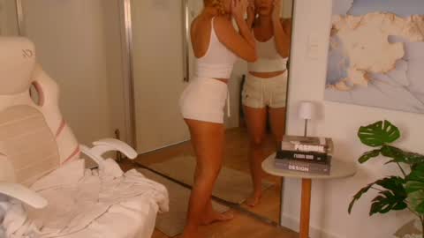 Snapshot of teodora_alamo chatting on 05-20-26, 11:38 Teodora Alamo online show from 05-20-26, 11:38