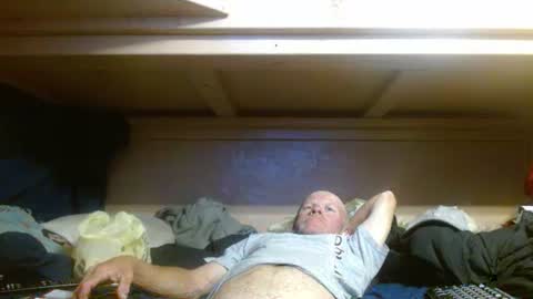 Snapshot of terdy2366 chatting on 10-11-25, 04:01 terdy2366 online show from 10-11-25, 04:01