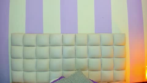 Teresa online show from 11-21-25, 01:32