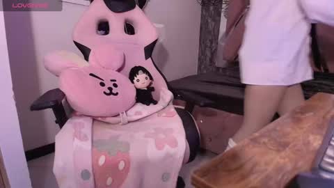 Terra Elowen online show from 11-18-25, 10:20