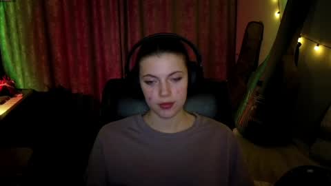 Anny Simpson online show from 04-06-26, 08:32