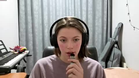 Anny Simpson online show from 04-20-26, 08:10