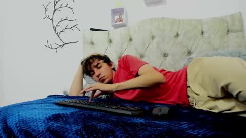 Snapshot of terrygrace chatting on 11-12-25, 07:35 terrygrace online show from 11-12-25, 07:35