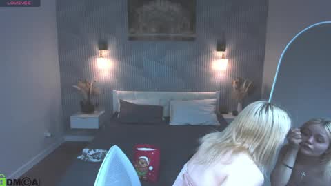 Tessa online show from 04-09-26, 09:15