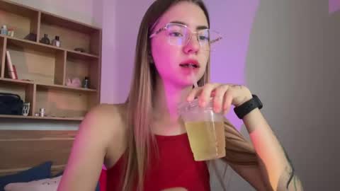 Snapshot of tessa_calmness chatting on 04-27-26, 01:47 tessa_calmness online show from 04-27-26, 01:47