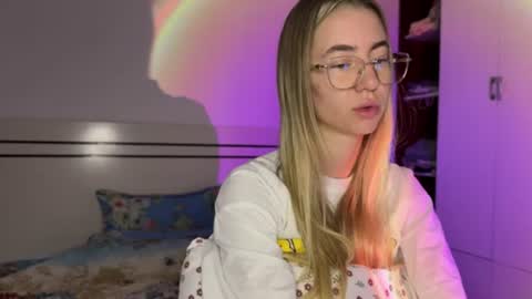 Snapshot of tessa_calmness chatting on 06-25-26, 03:50 tessa_calmness online show from 06-25-26, 03:50