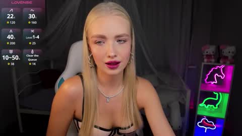 TessaHamilton online show from 11-23-25, 11:10