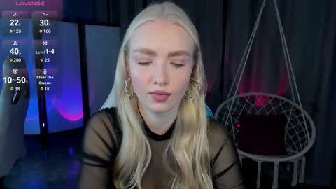 TessaHamilton online show from 11-30-25, 08:18